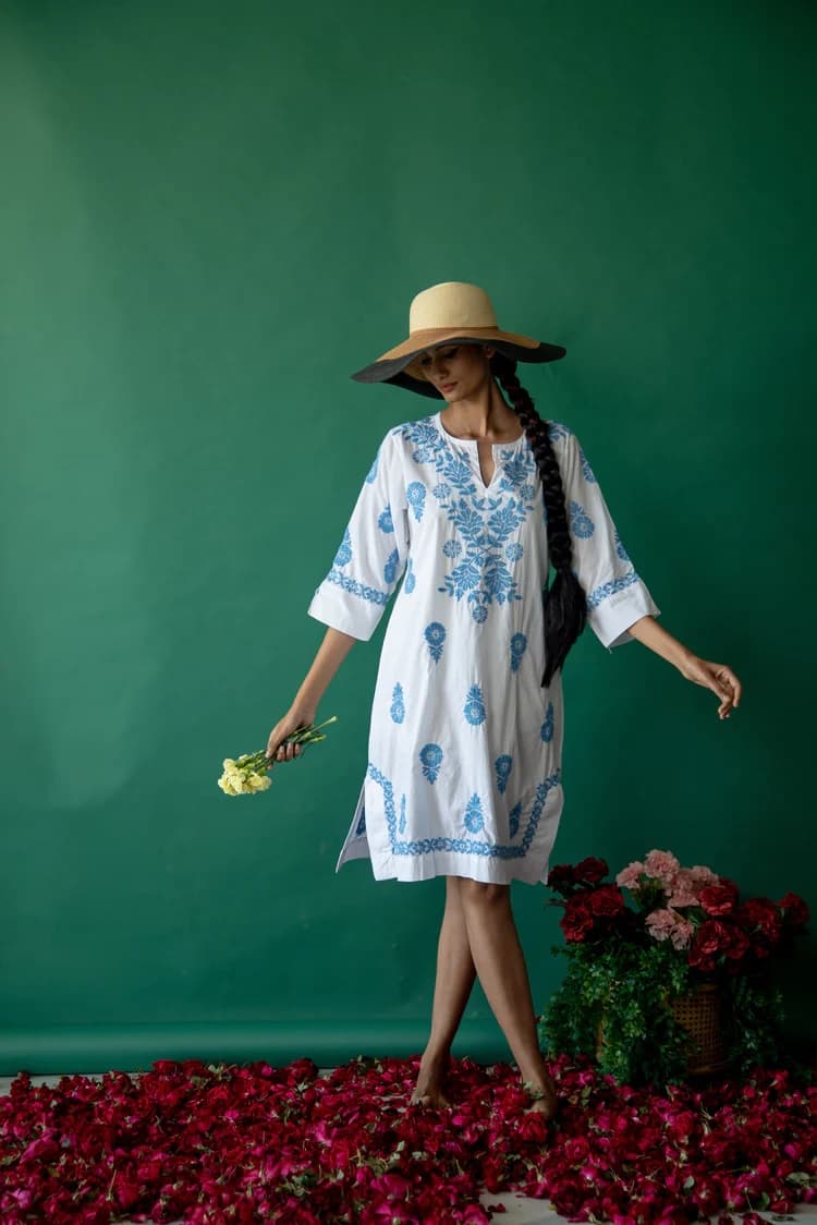 WHITE HARRIET DRESS WITH BLUE EMBROIDERY