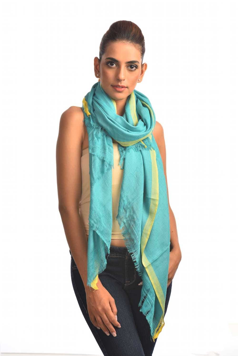 SOLID PRINTED WITH SIDE STRIPE SCARF.